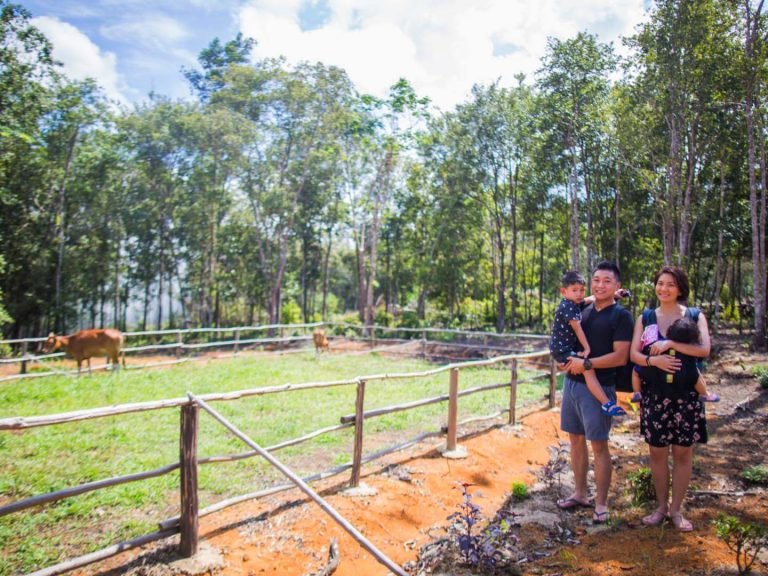 Safari-Lagoi-Eco-Farm-Family-768×576 (1)
